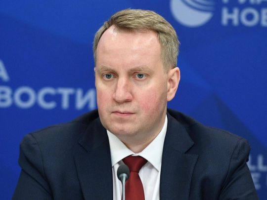 Ще одна дивна смерть: 46-річний заступник міністра освіти росії помер на борту літака