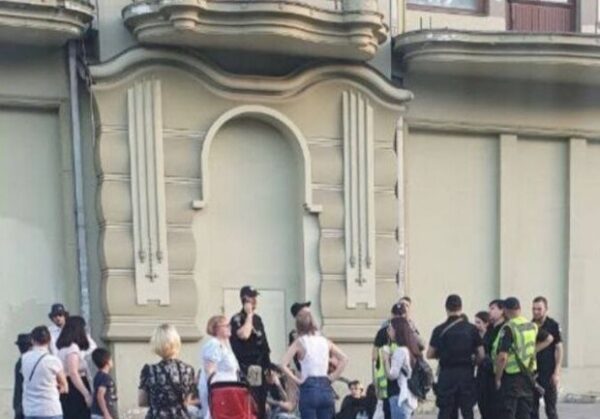 Скандал с уличными танцорами в центре Одессы: в полиции прокомментировали инцидент Скандал с уличными танцорами в центре Одессы: в полиции прокомментировали инцидент