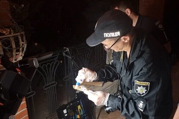 В Одесской области дед застрелил внука и закопал тело во дворе: погибшего обнаружили спустя больше чем месяц В Одесской области дед застрелил внука и закопал тело во дворе: погибшего обнаружили спустя больше чем месяц