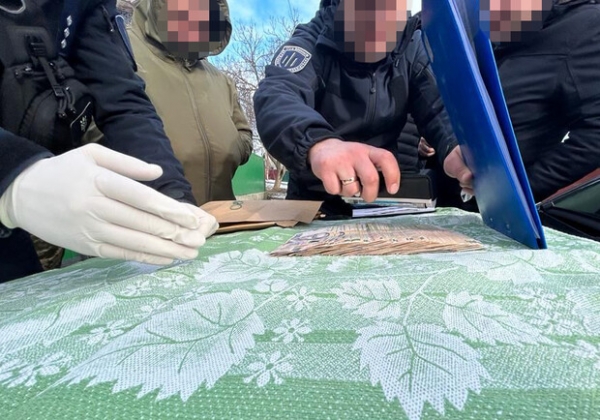 В Одессе чиновник воинской части требовали с жены погибшего бойца 150 тысяч гривен за оформление выплат