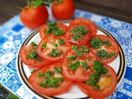 Мариновані помідори: чудова закуска за 20 хвилин