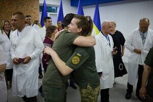 Осмотрел разрушенный собор и посетил реабилитационные отделения: в Одессу приехал Владимир Зеленский Осмотрел разрушенный собор и посетил реабилитационные отделения: в Одессу приехал Владимир Зеленский