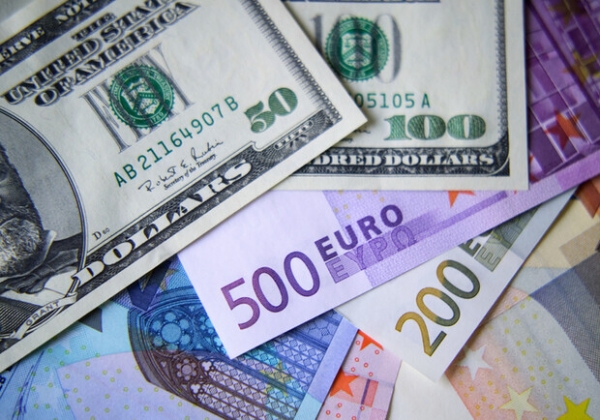 Курс валют в Украине 15 июля 2023: сколько стоит доллар и евро