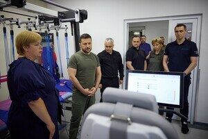 Осмотрел разрушенный собор и посетил реабилитационные отделения: в Одессу приехал Владимир Зеленский Осмотрел разрушенный собор и посетил реабилитационные отделения: в Одессу приехал Владимир Зеленский