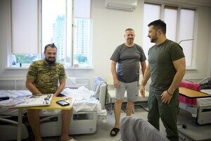 Осмотрел разрушенный собор и посетил реабилитационные отделения: в Одессу приехал Владимир Зеленский Осмотрел разрушенный собор и посетил реабилитационные отделения: в Одессу приехал Владимир Зеленский
