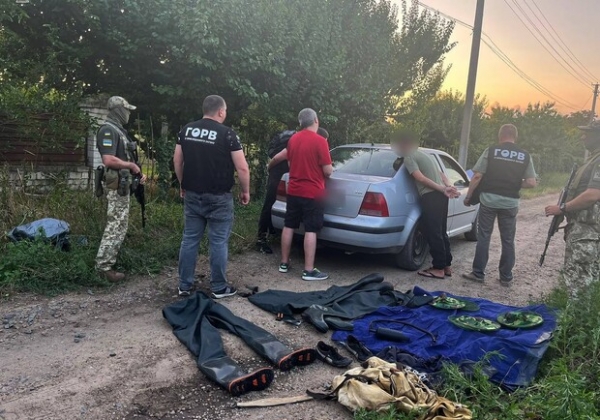 В Одесской области трое "уклонистов" пытались отправится в "круиз" на надувном матрасе
