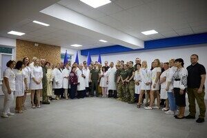 Осмотрел разрушенный собор и посетил реабилитационные отделения: в Одессу приехал Владимир Зеленский Осмотрел разрушенный собор и посетил реабилитационные отделения: в Одессу приехал Владимир Зеленский