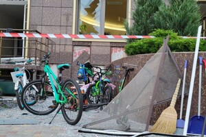 Огромные воронки и сотни разбитых окон: в ГСЧС показали последствия атаки по Одесской области