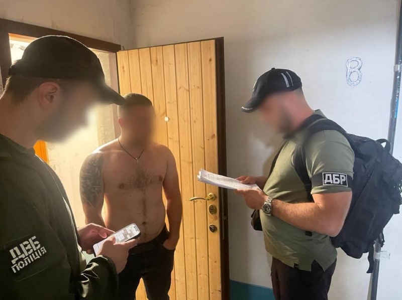 Приховали злочин за 20 тисяч доларів: у Дніпрі затримано поліцейських начальників, які «кришували» бандитів