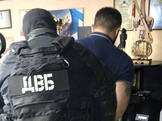 Приховали злочин за 20 тисяч доларів: у Дніпрі затримано поліцейських начальників, які «кришували» бандитів