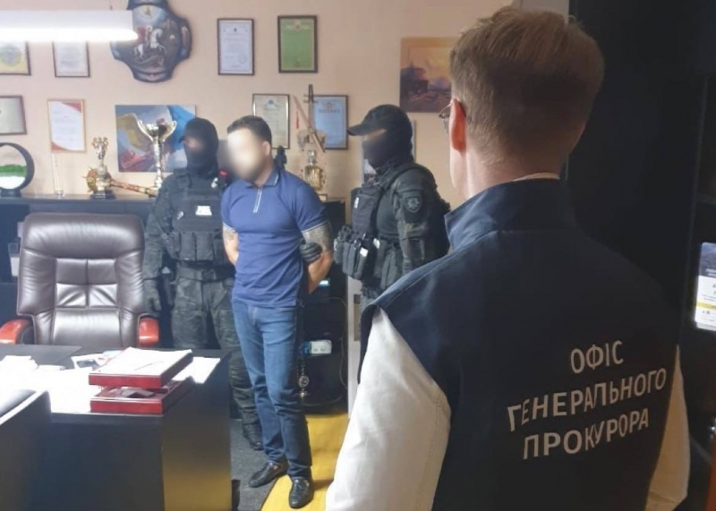 Приховали злочин за 20 тисяч доларів: у Дніпрі затримано поліцейських начальників, які «кришували» бандитів