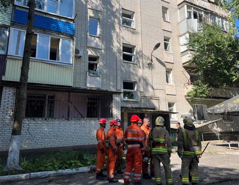 У Сумах зросла кількість загиблих та поранених внаслідок удару по навчальному закладу (фото, відео)
