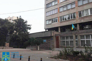 Землю педуниверситета в Одессе незаконно использовали под платную парковку Землю педуниверситета в Одессе незаконно использовали под платную парковку