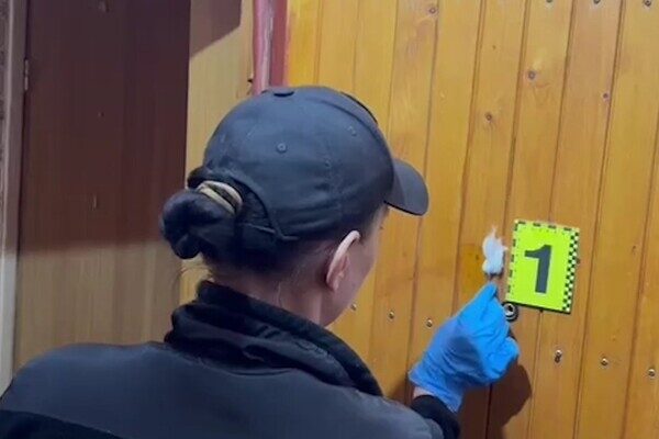 Ворвался на станцию скорой помощи и ударил ножом медработника: в Одессе задержали злоумышленника Ворвался на станцию скорой помощи и ударил ножом медработника: в Одессе задержали злоумышленника