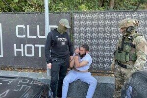 В Одессе задержали иностранца, который заказал убийство владельца киевской стоматологической клиники В Одессе задержали иностранца, который заказал убийство владельца киевской стоматологической клиники