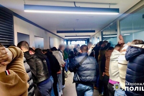 Колл-центр в Одессе выманивал у людей до 200 тысяч долларов в месяц