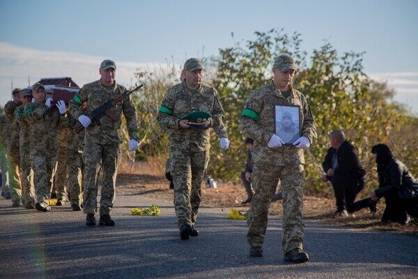 В Одесской области простились с погибшим на фронте в Луганской области пограничником В Одесской области простились с погибшим на фронте в Луганской области пограничником