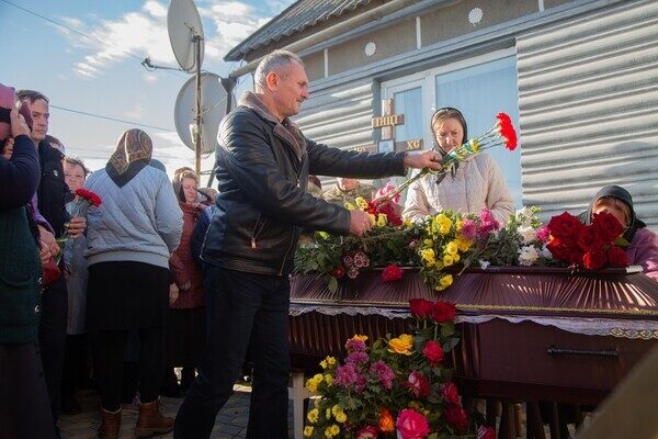 В Одесской области простились с погибшим на фронте в Луганской области пограничником В Одесской области простились с погибшим на фронте в Луганской области пограничником