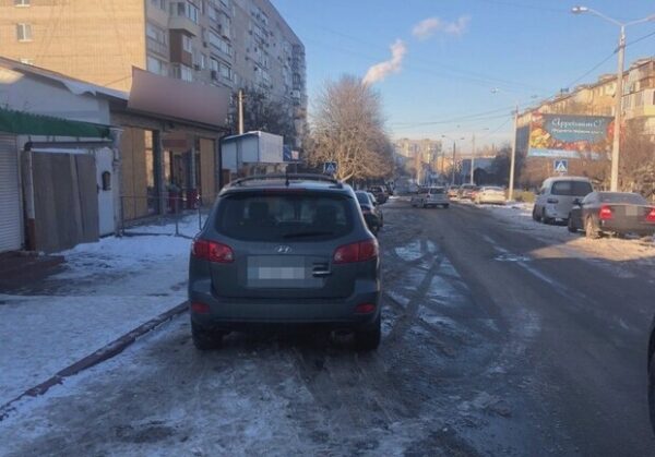 Под Одессой машина наехала на семилетнюю девочку Под Одессой машина наехала на семилетнюю девочку