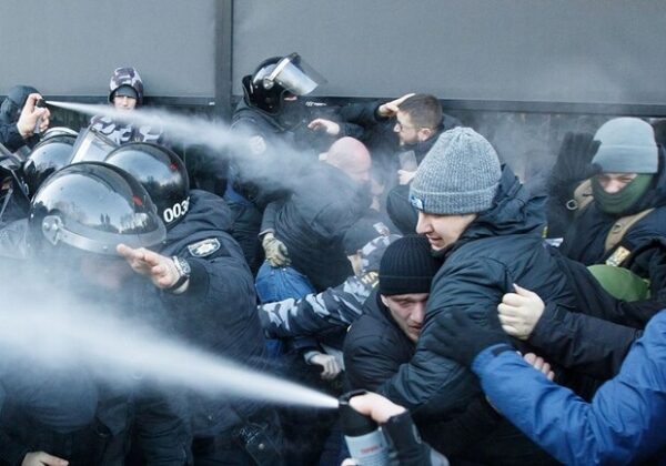 Разрешение на спецсредства для разгона митингов в Украине: миф или реальность Разрешение на спецсредства для разгона митингов в Украине: миф или реальность