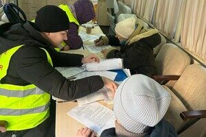 Атака "шахедами" по Одессе повредила 15 домов: где развернули оперативные штабы для помощи (обновлено) Атака "шахедами" по Одессе повредила 15 домов: где развернули оперативные штабы для помощи (обновлено)