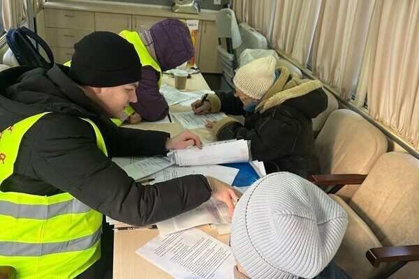 Атака "шахедами" по Одессе повредила 15 домов: где развернули оперативные штабы для помощи (обновлено) Атака "шахедами" по Одессе повредила 15 домов: где развернули оперативные штабы для помощи (обновлено)