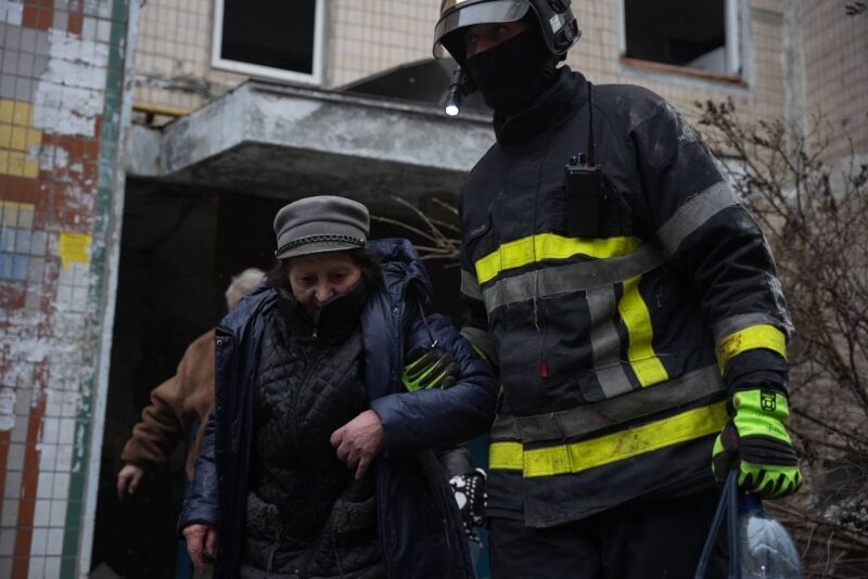Три райони Київської області постраждали внаслідок обстрілу 2 січня, є жертви (фото, відео)