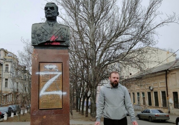 В Одессе нанесли букву Z на памятник маршалу Родиону Малиновскому