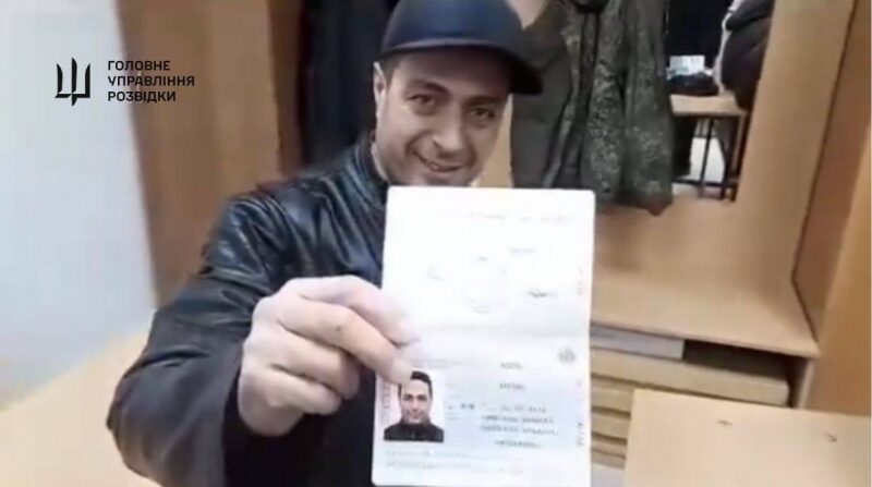 Заманюють роботою в Якутії та Бурятії: ГУР показало, як росіяни вербують найманців у Сирії для війни в Україні (відео)