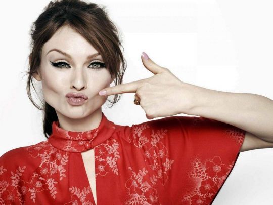 Британська співачка виступила у паризькому концертному залі «Батаклан», де терористи вбили 90 людей