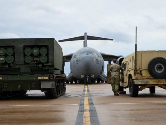 Допомога від США: Україна може отримати не тільки гроші, а й ракетні комплекси ATACMS