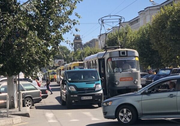 Автохамы на дорогах Одессы: депутат горсовета рассказал, что может помешать борьбе с нарушителями ПДД Автохамы на дорогах Одессы: депутат горсовета рассказал, что может помешать борьбе с нарушителями ПДД
