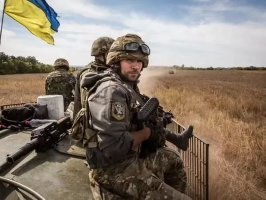 «Настав час послабити наручники, які ми надягли на Зеленського»: в США пояснили, чому програш України у війні обійдеться Заходу дорожче, ніж її перемога