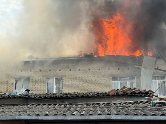Росіяни завдали бомбового удару по Золочеву на Харківщині: у місті великі руйнування (фото, відео)
