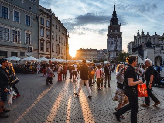 Скільки українців не планують повертатися до країни: стали відомі результати опитування