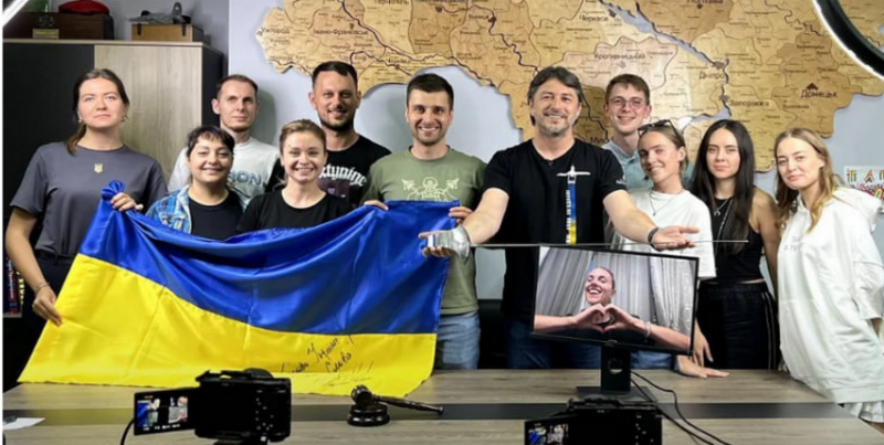 «Золоту» шаблю Харлан з переможного фіналу Парижа-2024 продали за мільйони (фото)