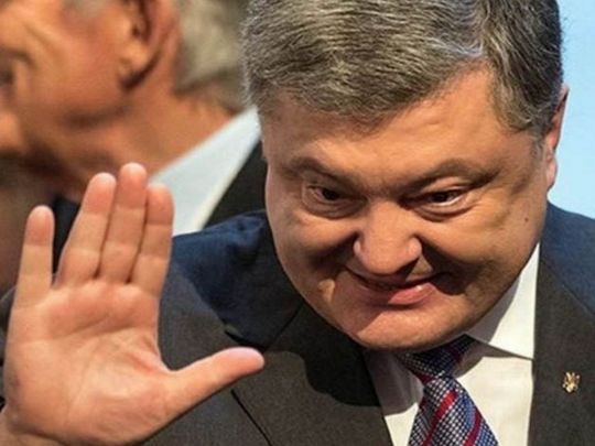 Голова фракції Порошенка оформив на дружину лакшері віллу, поки лідер заявляв, що його команда має бути на фронті, — експерт