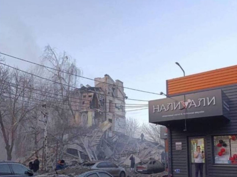Прямий «приліт» балістики у Кривому Розі: ворог вдарив по житловому будинку