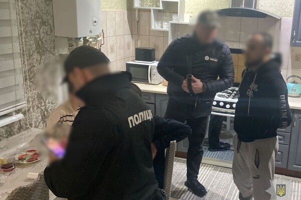 Собирали поборы с населения: в Одесской области задержали "смотрящего" за Рени и участника его банды