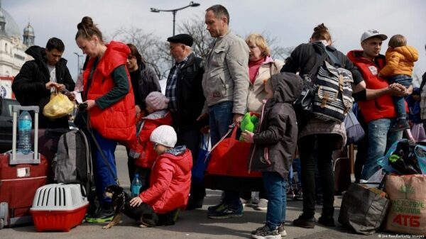 Словакия угрожает урезать пособие для украинских беженцев Словакия угрожает урезать пособие для украинских беженцев