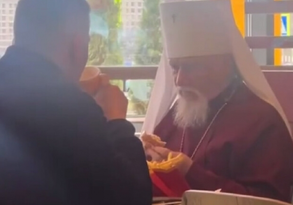 Священника во время Великого поста увидели в Киеве в... McDonald's
