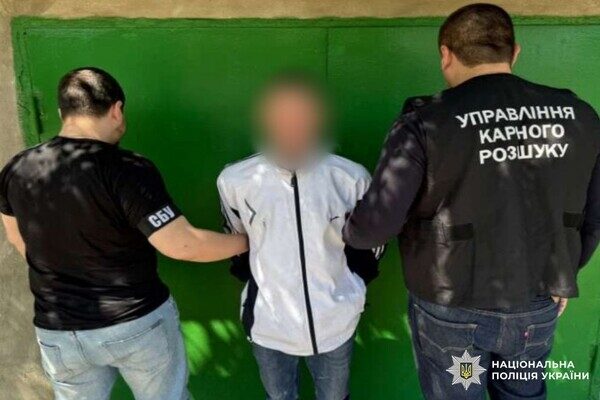Уничтожили объекты Укрзализныци и военный автомобиль: в Одессе разоблачили трех поджигателей Уничтожили объекты Укрзализныци и военный автомобиль: в Одессе разоблачили трех поджигателей