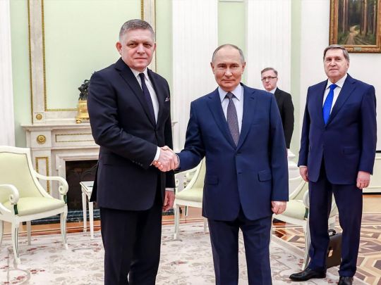 Польща та країни Балтії не пускають літаки Вучича та Фіцо через свій повітряний простір на «парад побєди»