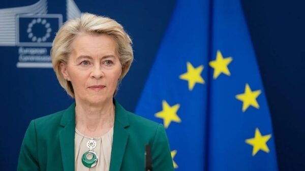 ЕС откладывает введение ответных тарифов против США ЕС откладывает введение ответных тарифов против США