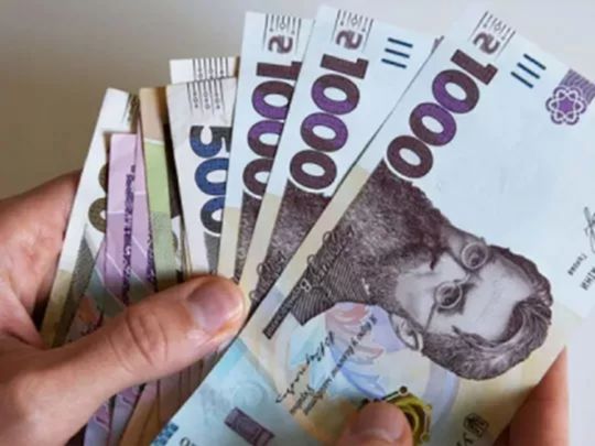 П'ять тисяч гривень на першокласника: в Україні запускають програму «Пакет школяра»