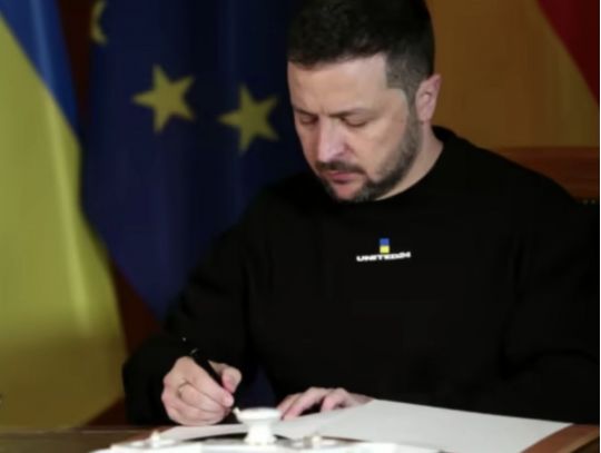 Президент призначив нових послів: хто представлятиме Україну за кордоном