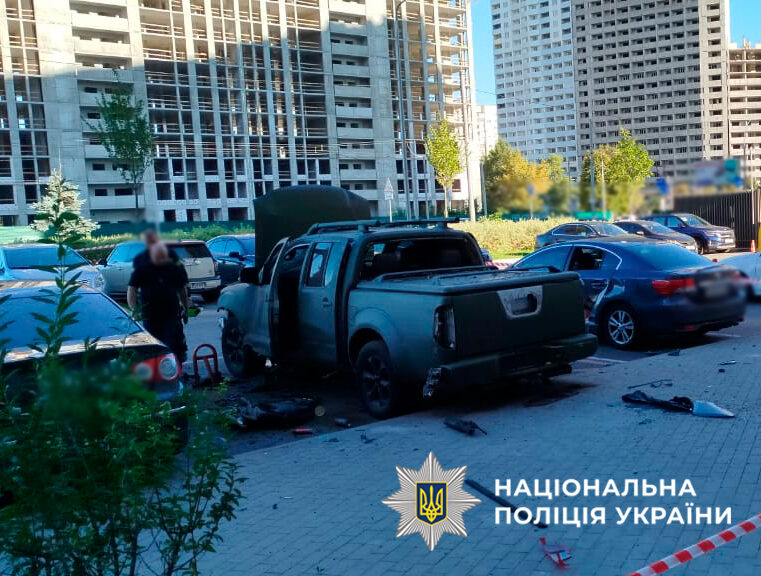 У Києві намагалися підірвати військового в автомобілі (фото, відео)