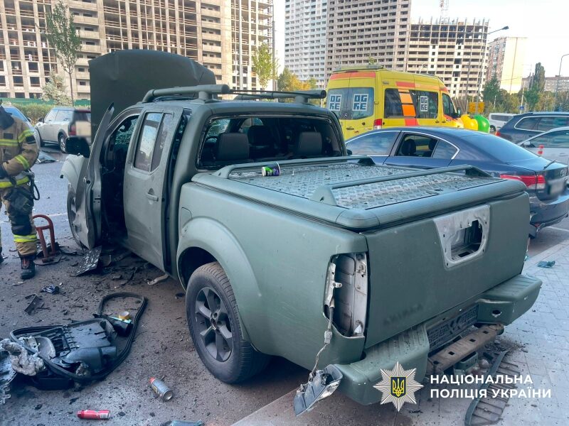 У Києві намагалися підірвати військового в автомобілі (фото, відео)