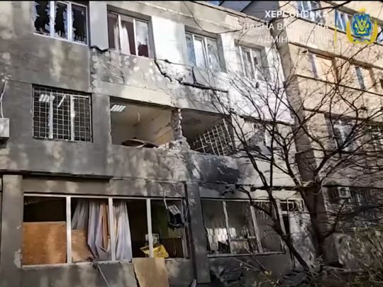 Росіяни вдарили по центру Чернігова, лікарні у Херсоні та базі відпочинку у Сумах (фото, відео)