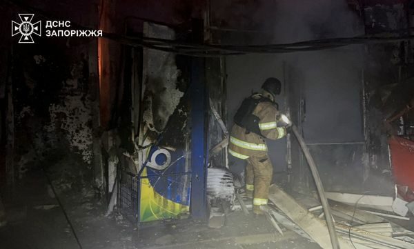 Атака росії на Запоріжжя: авіабомба влучила по міському ринку, є загиблі та поранені (фото, відео)